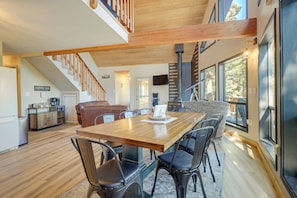 Interior - Stylish Angel Fire Cabin w/ Deck - 2 Mi to Ski Mtn (Angel Fire)