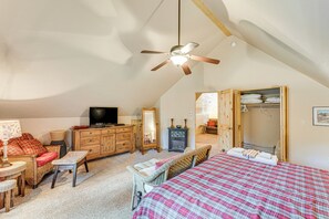 Interior - Angel Fire Cabin Rental w/ Hot Tub & Gas Grill! (Angel Fire)