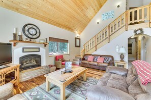 House (3 Bedrooms) | Interior - Angel Fire Cabin Rental w/ Hot Tub & Gas Grill! (Angel Fire)