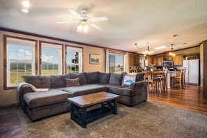 Talo (4 Bedrooms) | Sisätilat