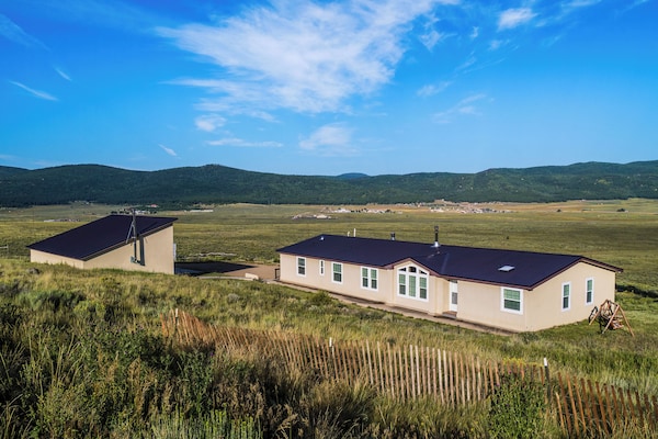 Angel Fire Home: Sangre De Cristo Mountains View! - Cimarron Canyon State Park, Eagle Nest