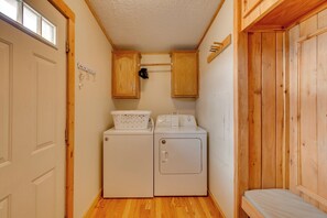 Talo (4 Bedrooms) | Sisätilat