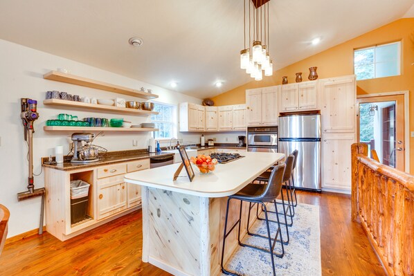 House (2 Bedrooms) | Private kitchen | Microwave, oven, stovetop, dishwasher - Cozy Angel Fire Vacation Rental: 4 Mi to Resort! (Angel Fire)