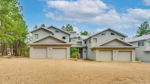 Apartment (4 Bedrooms) | Interior - Half Mi to Angel Fire Resort: Townhome w/ Grill! (Angel Fire)