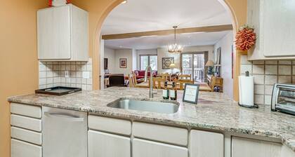 Half Mi to Angel Fire Resort: Townhome w/ Grill!