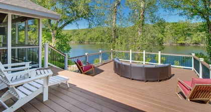 Fire Pit & Grill: Riverfront Home in Arkansas!