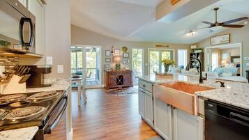 House (2 Bedrooms) | Interior