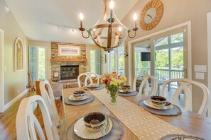 House (2 Bedrooms) | Interior