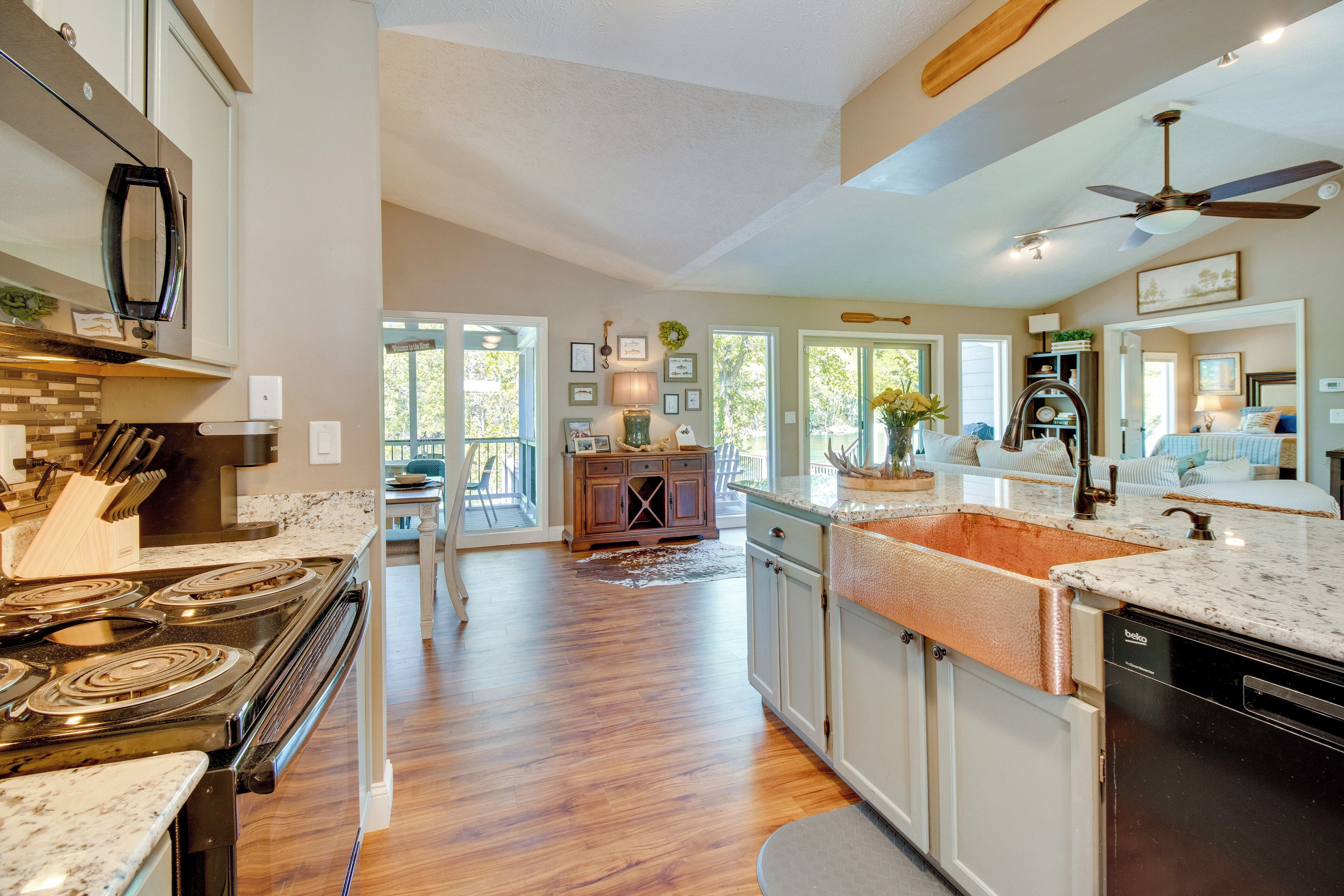 House (2 Bedrooms) | Interior