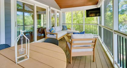 Fire Pit & Grill: Riverfront Home in Arkansas!