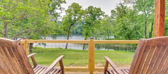 Waterfront Getaway w/ Patio on the White River!