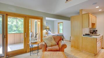 Apartment (0 Bedroom) | Interior