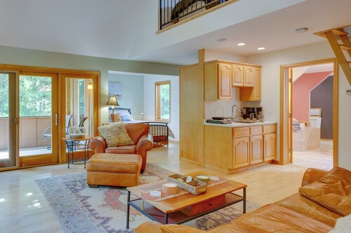 Charming Stockholm Abode in Walkable Location!