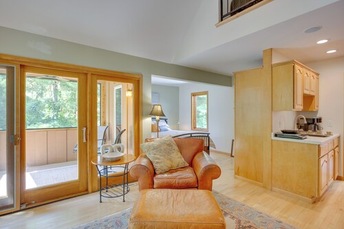 Charming Stockholm Abode in Walkable Location!