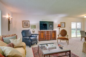 Casa (3 Bedrooms) | Zona de estar | Una chimenea