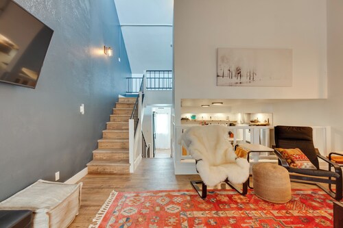 Chic Angel Fire Condo: Walk to Ski Resort!