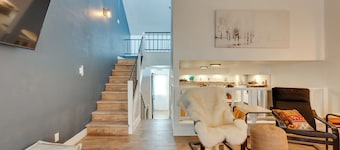 Chic Angel Fire Condo: Walk to Ski Resort!