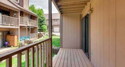 Chic Angel Fire Condo: Walk to Ski Resort!