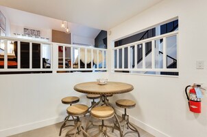 Apartment (2 Bedrooms) | Bahagian dalam