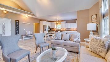 House (3 Bedrooms) | Interior