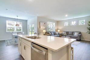 House (4 Bedrooms) | Interior - 3 Mi to Bethany Beach: Ocean View Home w/ Patio (Ocean View)