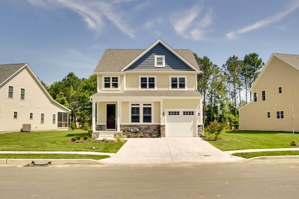 House (4 Bedrooms) | Front of property