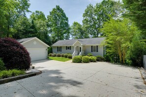 House (4 Bedrooms) | Interior - Lake Hartwell Vacation Rental w/ Dock & Hot Tub! (Fair Play)