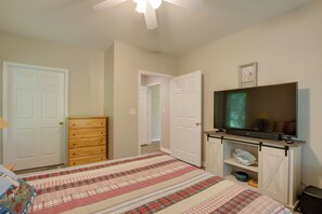 House (4 Bedrooms) | Interior - Lake Hartwell Vacation Rental w/ Dock & Hot Tub! (Fair Play)