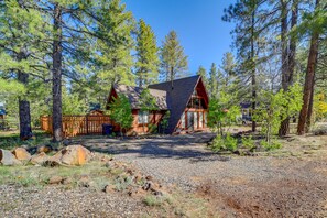 Exterior - Pet-friendly Arizona Cabin - Fire Pit, Near Skiing (Munds Park)