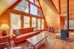 House (3 Bedrooms) | Living area - Pet-friendly Arizona Cabin - Fire Pit, Near Skiing (Munds Park)