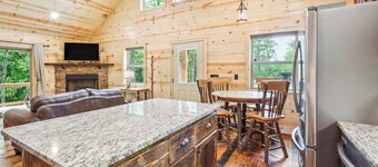 Private Murphy Cabin Rental With Wraparound Porch!
