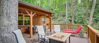 Remote Escape: Murphy Cozy Cabin in the Woods