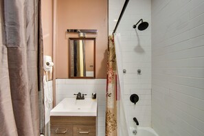 Apartment (1 Bedroom) | Interior