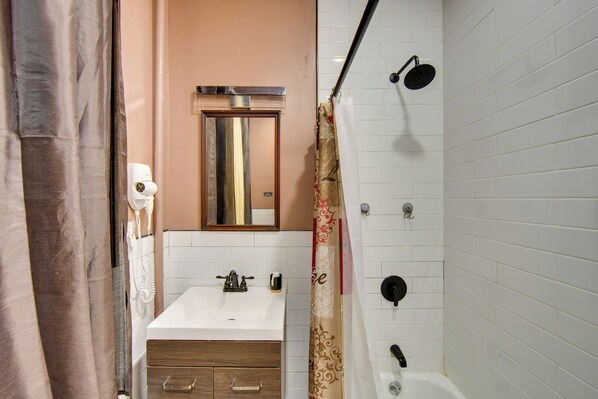 Apartment (1 Bedroom) | Interior - < 2 Mi to Downtown & Capitol: Harrisburg Hideaway (Harrisburg)