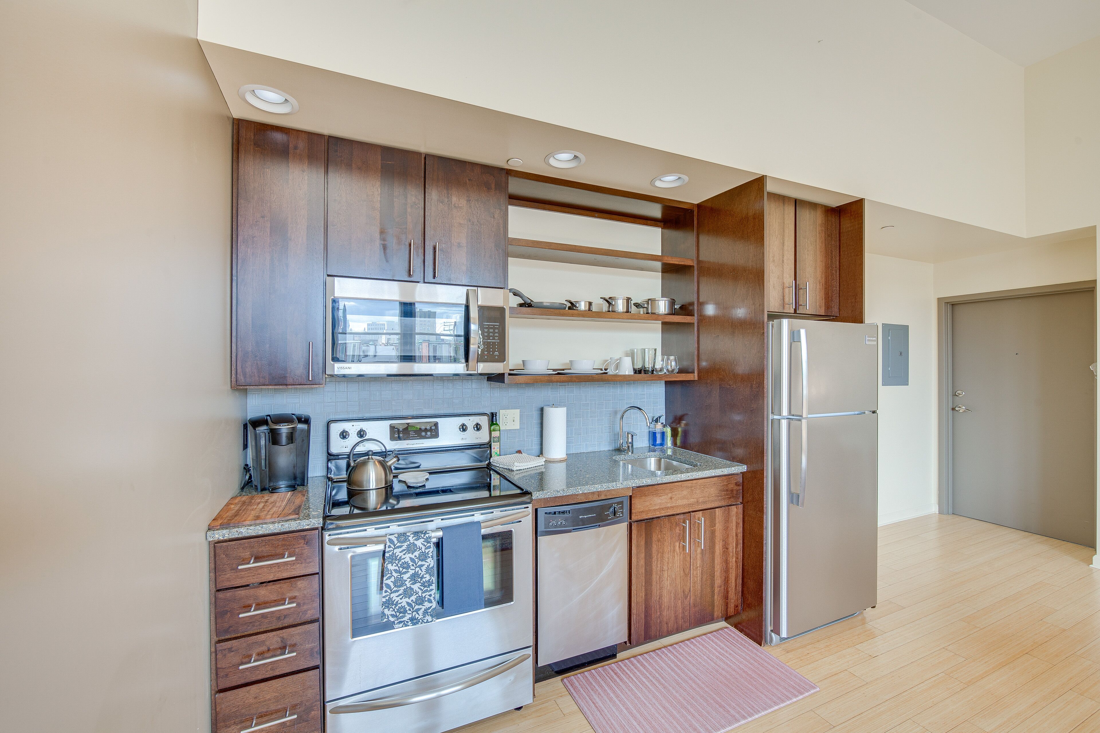 Ketuhar gelombang mikro, ketuhar, dapur, mesin basuh pinggan mangkuk 