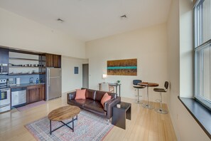 Interior - Midtown Harrisburg Studio Near Capitol Park! (Harrisburg)