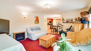 House (4 Bedrooms) | Interior