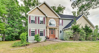 Woodsy Ballston Spa Home: 4 Mi to State Park!