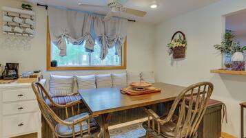 Cottage (4 Bedrooms) | Interior