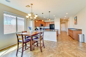 House (3 Bedrooms) | Interior