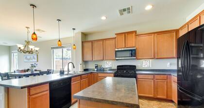 Near Parks & Golf: Maricopa Home w/ Covered Patio!