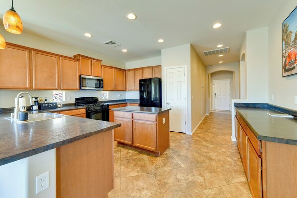 House (3 Bedrooms) | Interior