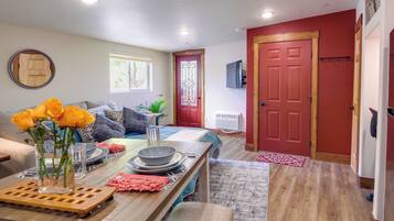 Apartment (0 Bedroom) | Bahagian dalam