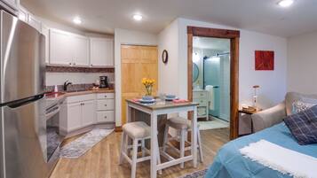 Apartment (0 Bedroom) | Bahagian dalam