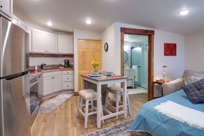 Apartment (0 Bedroom) | Interior