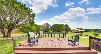 Inviting Granbury Home w/ Fire Pit: 3 Mi to Lake!