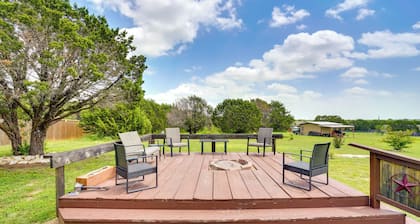 Inviting Granbury Home w/ Fire Pit: 3 Mi to Lake!