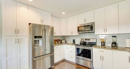 Inviting Granbury Home w/ Fire Pit: 3 Mi to Lake!