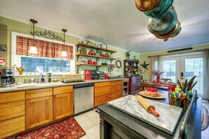House (3 Bedrooms) | Interior - Pet-friendly Retreat w/ Mtn Views in Sylva! (Sylva)