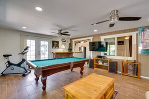 Games room - Green Valley Vacation Rental Apt w/ Patio & Grill! (Green Valley)
